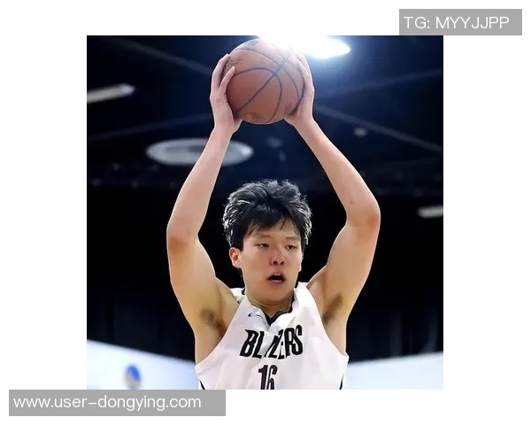 杨瀚森在G联盟中自信提升更衣室内与队友关系融洽